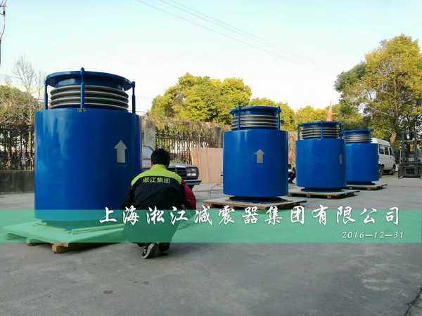 重慶市政項(xiàng)目?jī)?nèi)外壓力平衡性波紋補(bǔ)償器發(fā)貨